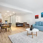 Noa - Tatar Beyi 18 Istanbul